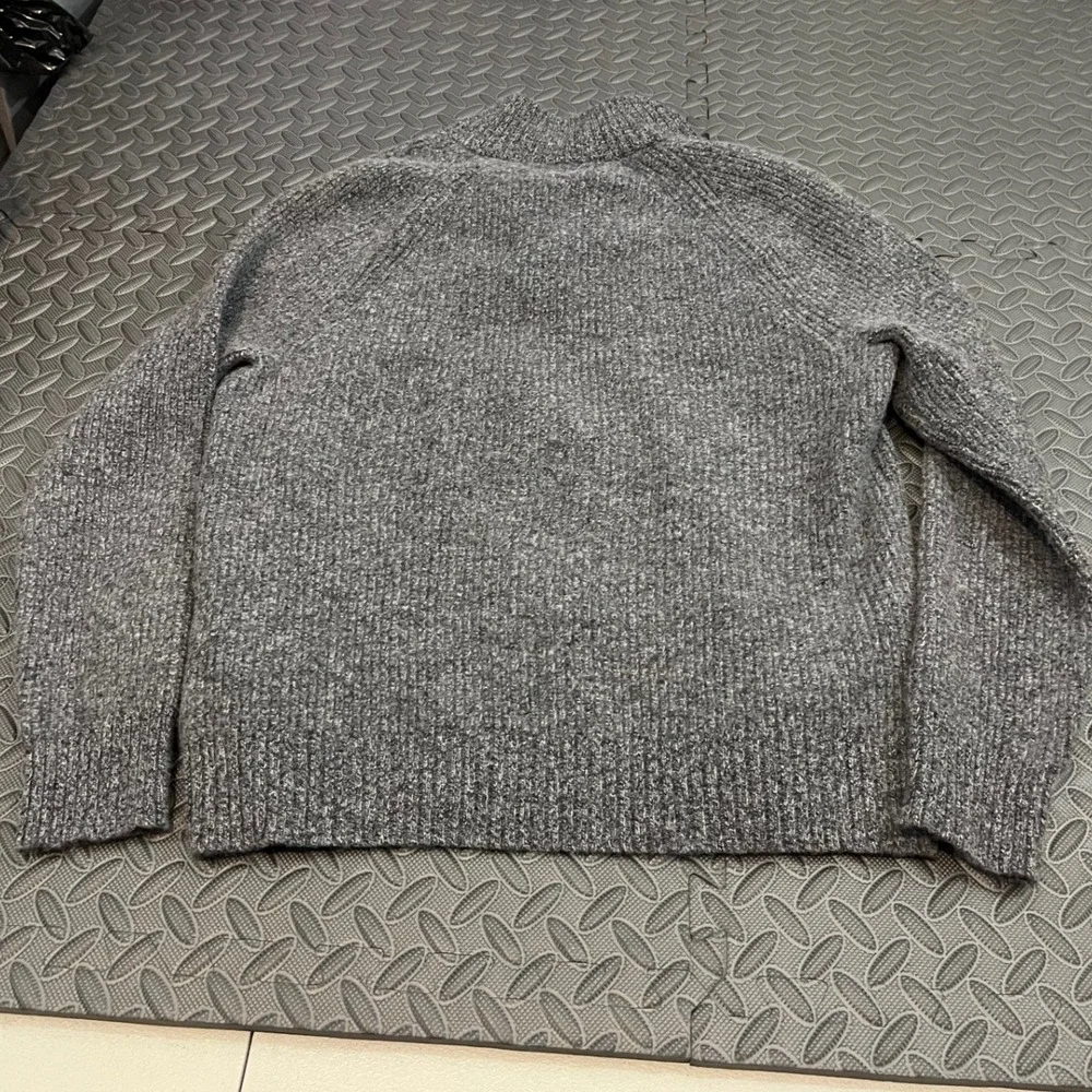 Banana Republic good size